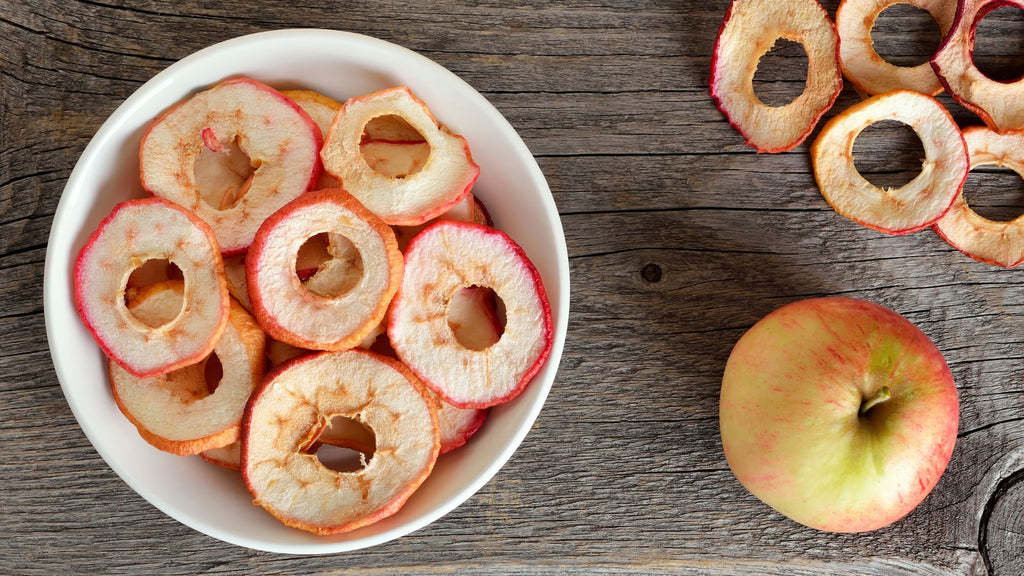 Les différentes manières de couper une pomme avec une mandoline coutale
